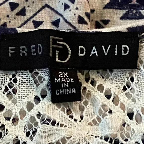 Fred David 2X Top Shirt White Geometric Sleeveless Asymmetrical V Neck Keyhole - Picture 6 of 8